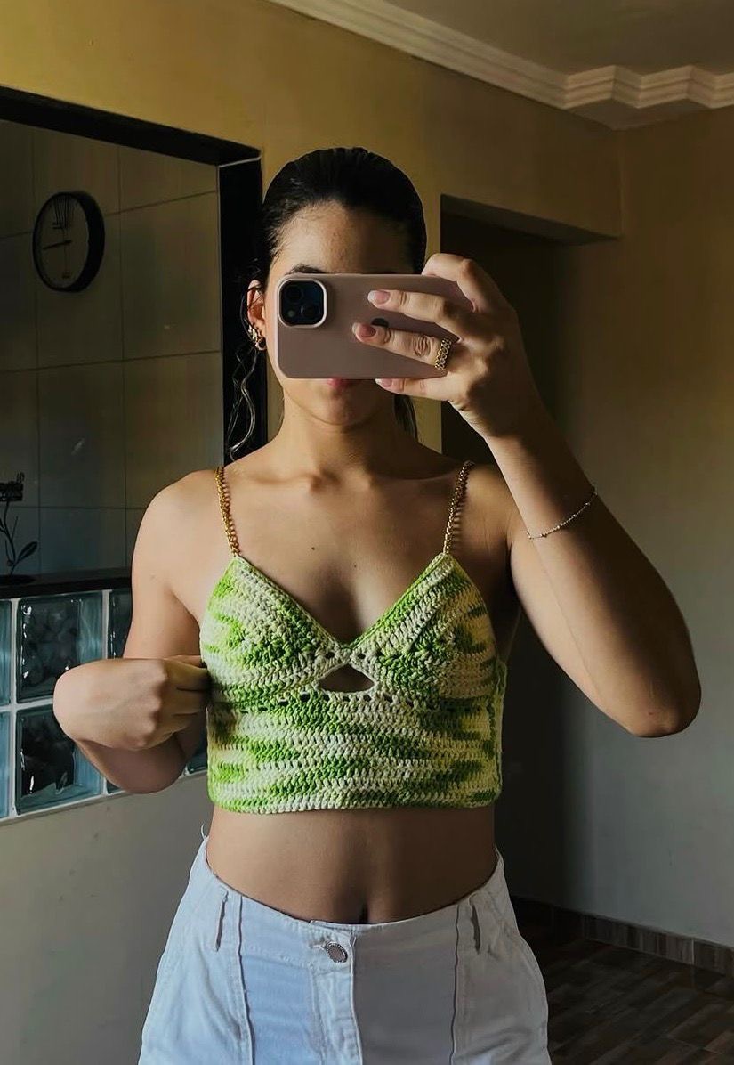Cropped Esmeralda